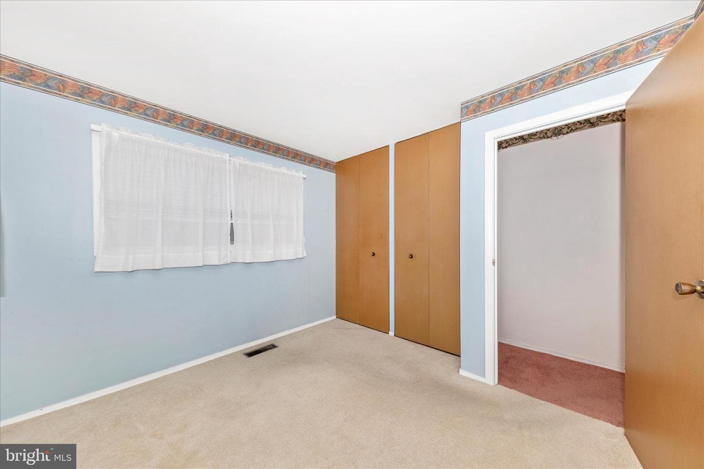 417 Logan Street photo 17