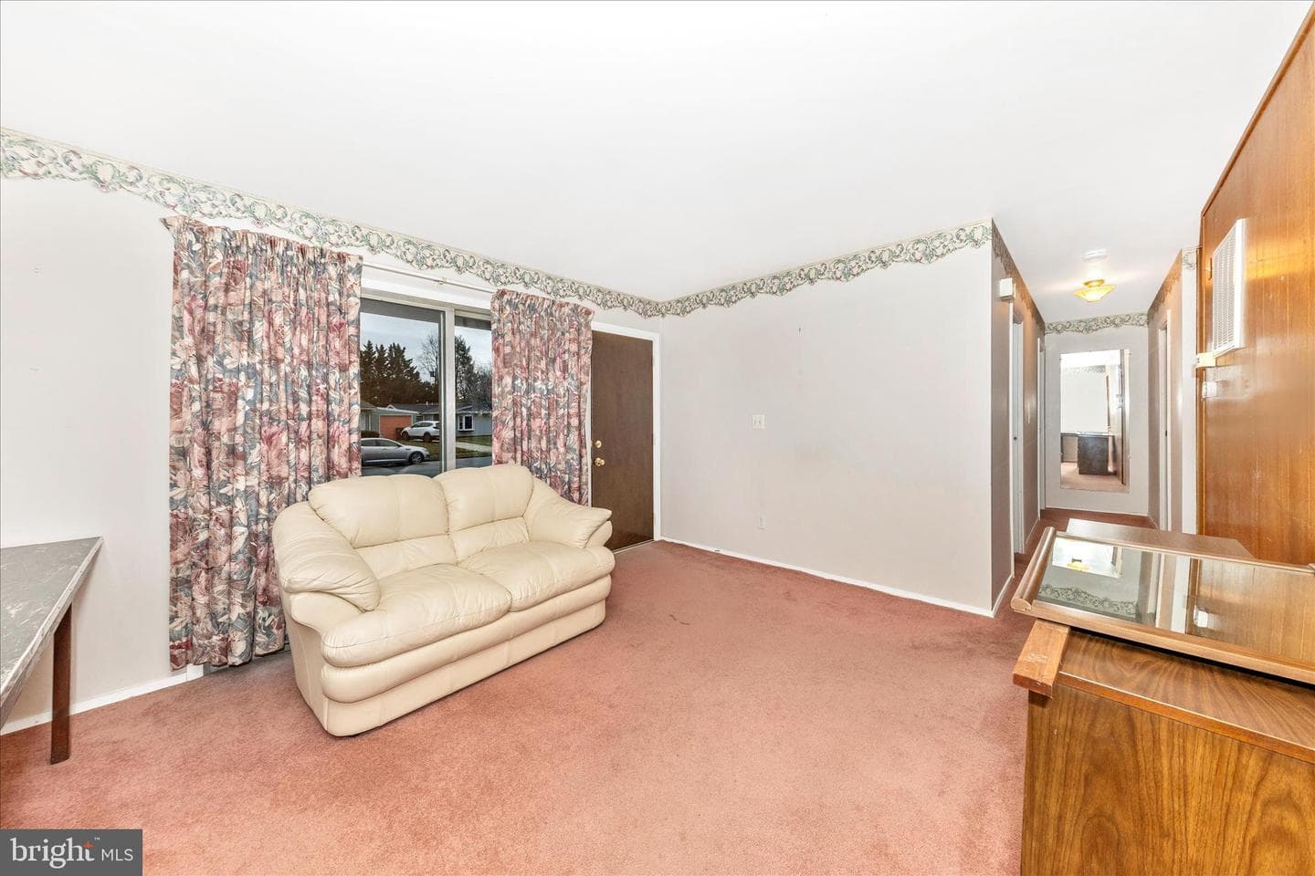417 Logan Street photo 3