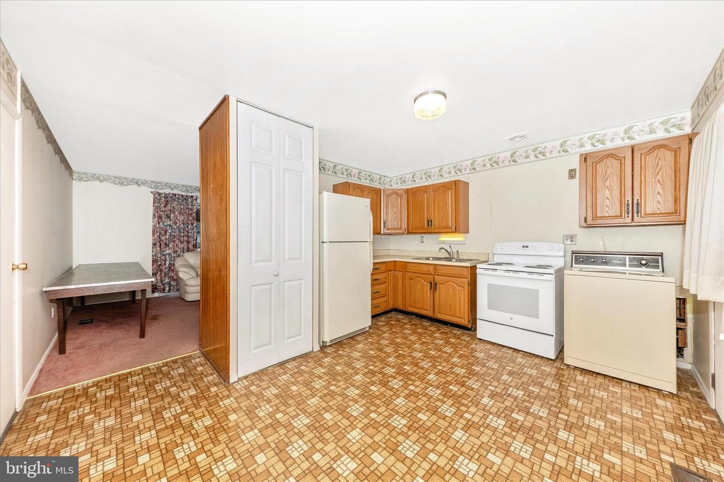 417 Logan Street photo 7