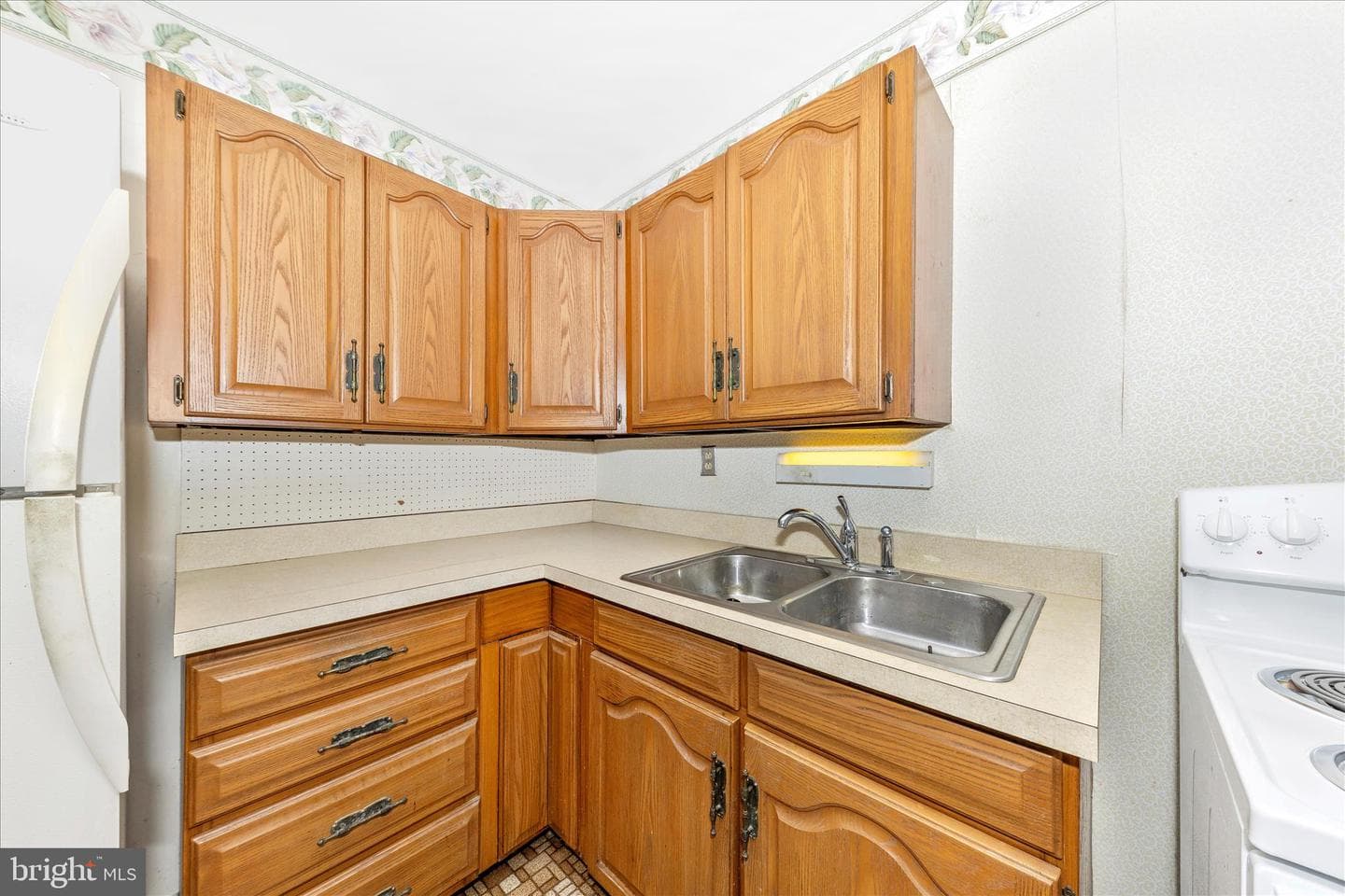 417 Logan Street photo 9