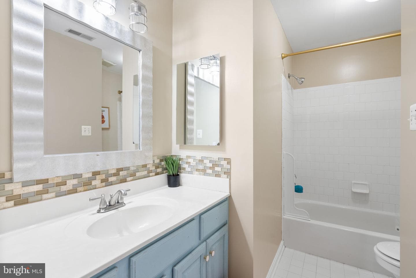4041 Lomar photo 26