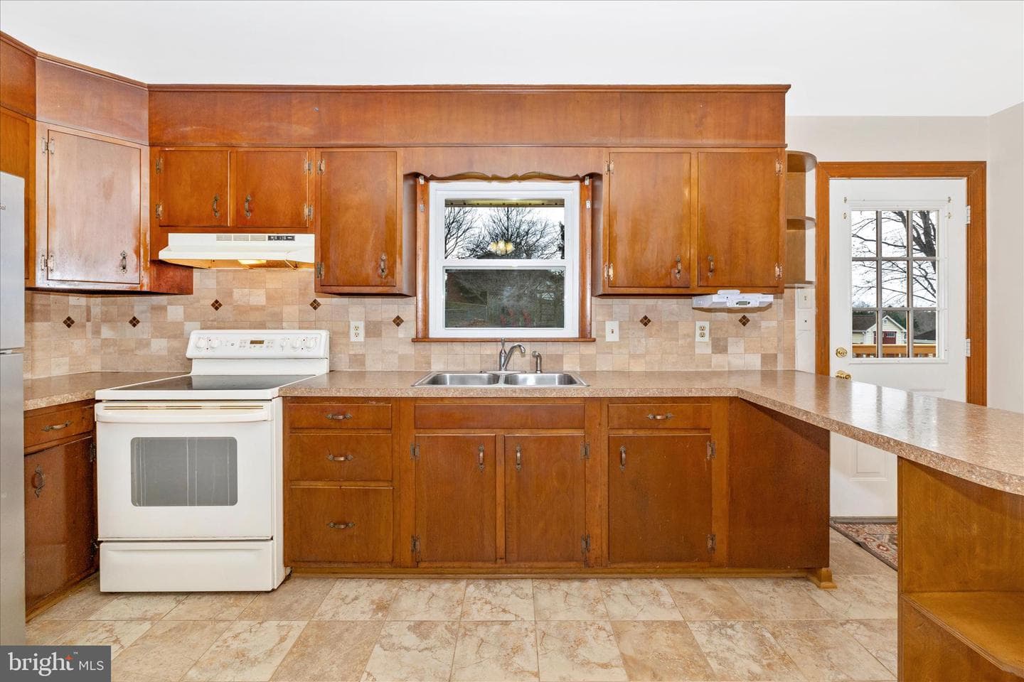 10223 Liberty Road photo 11