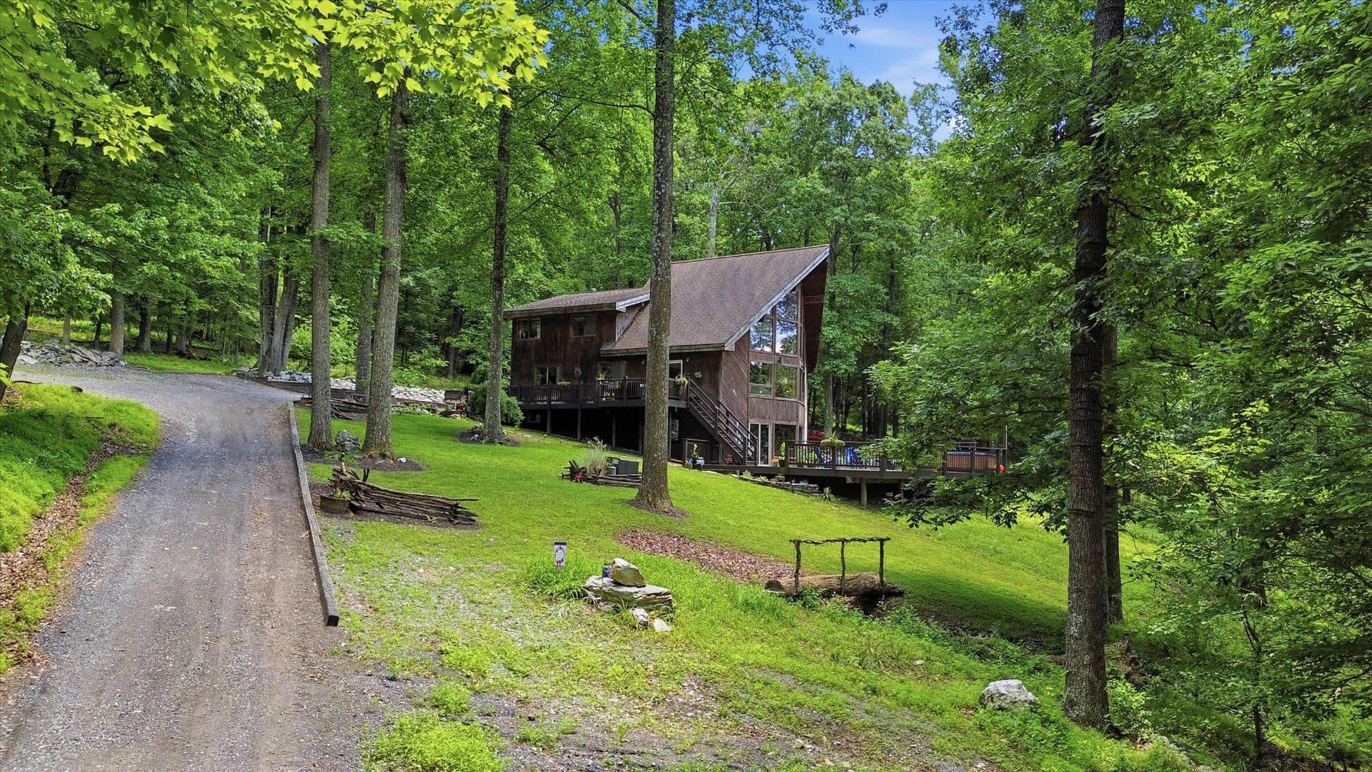 8939 Hawbottom Road, Middletown