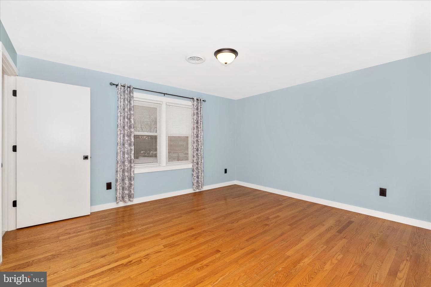 215 Broad Street photo 19