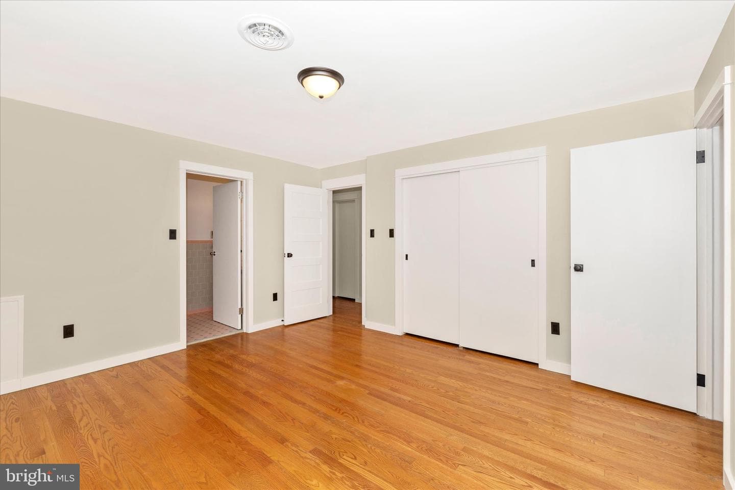 215 Broad Street photo 24