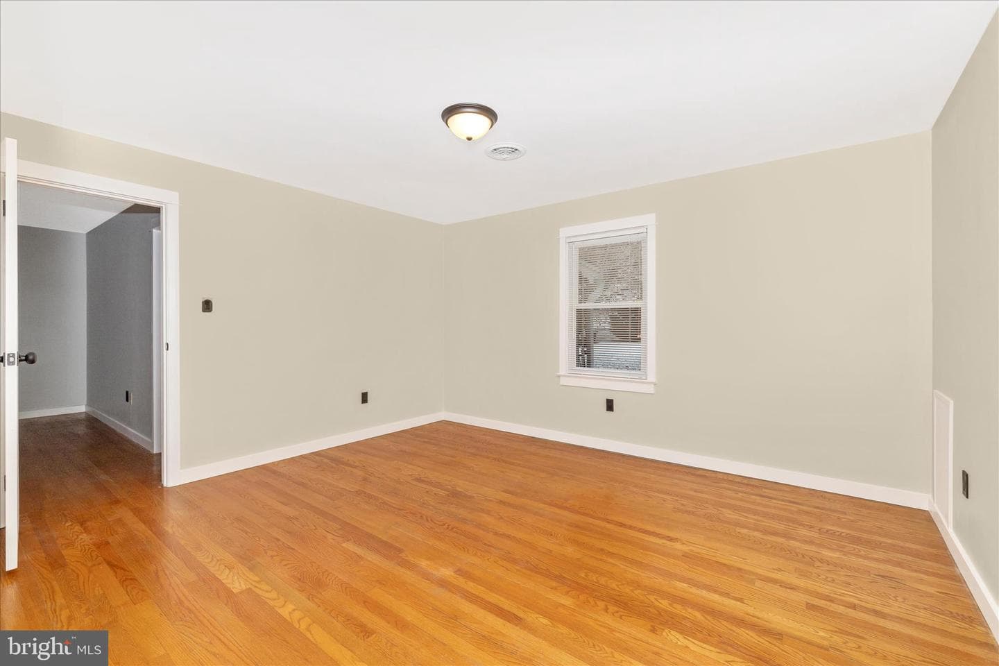 215 Broad Street photo 25