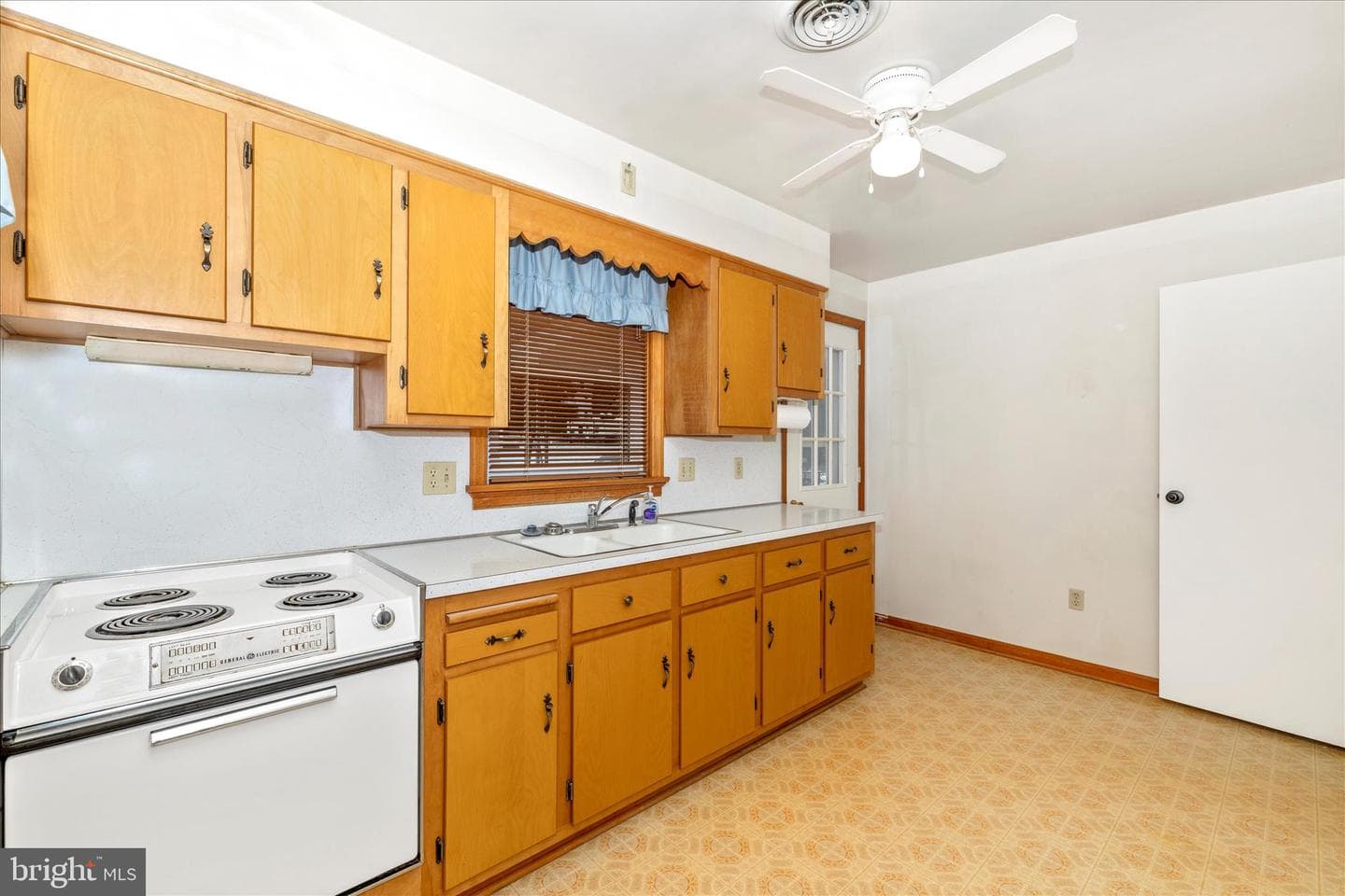 215 Broad Street photo 32