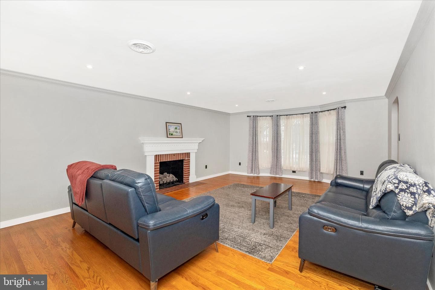 215 Broad Street photo 8
