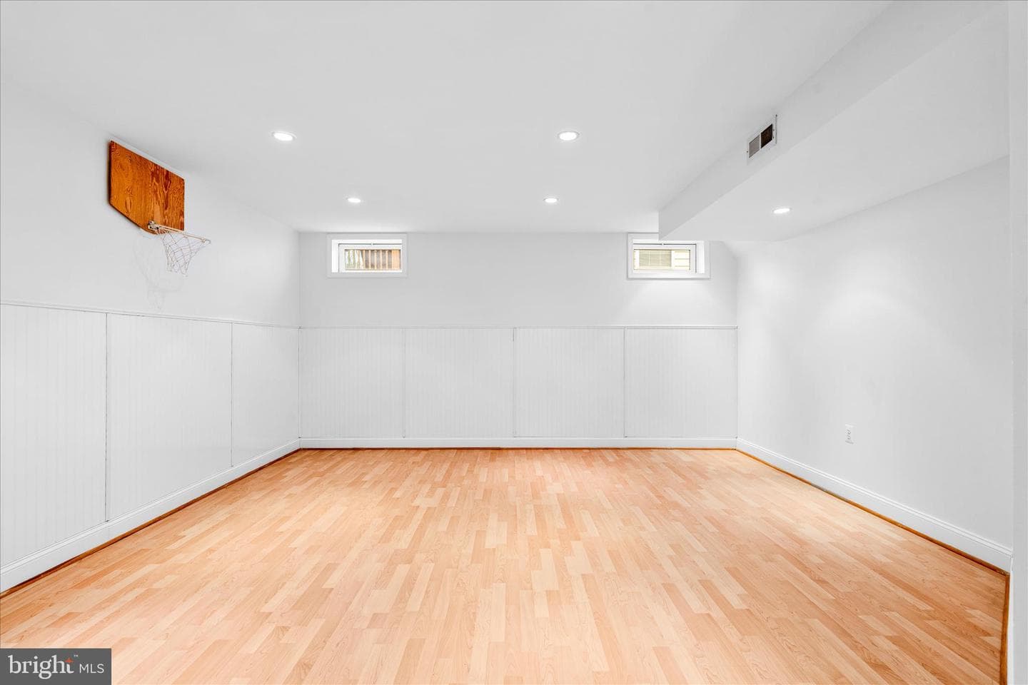9054 Seward Street photo 33