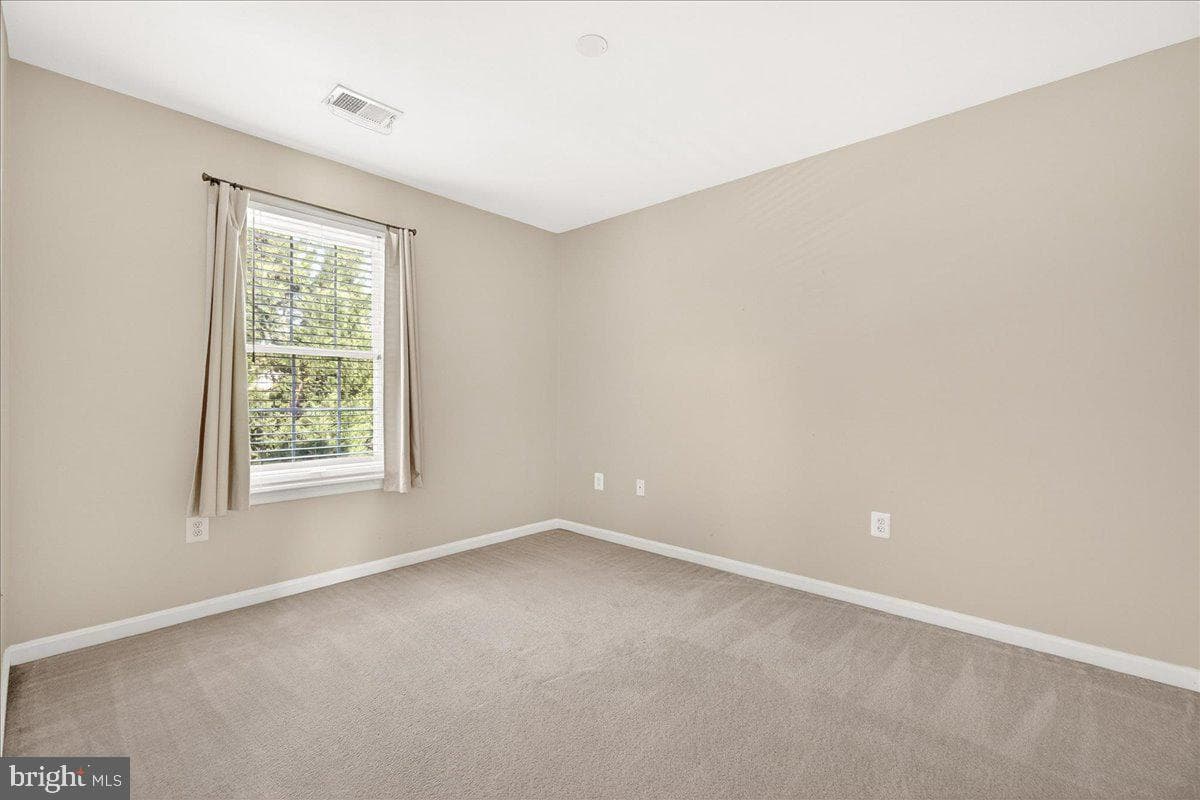 1004 Lindfield Drive photo 30