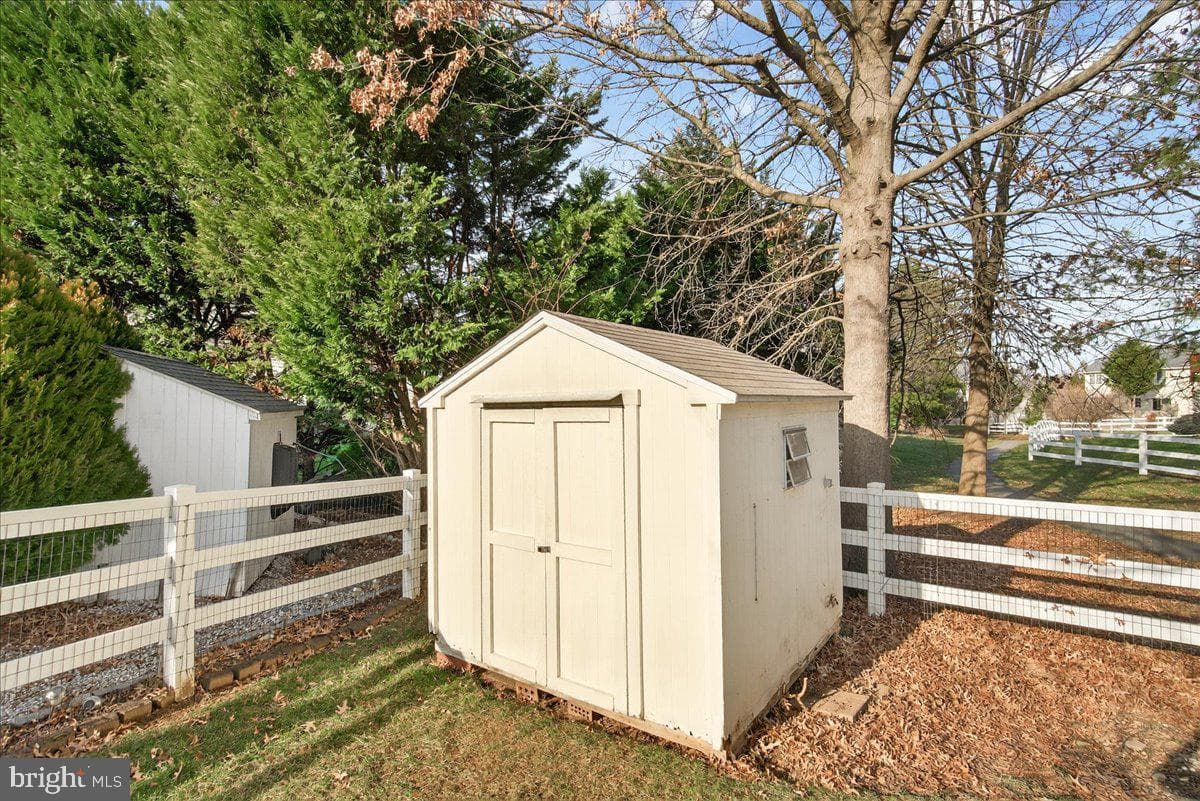 1004 Lindfield Drive photo 46