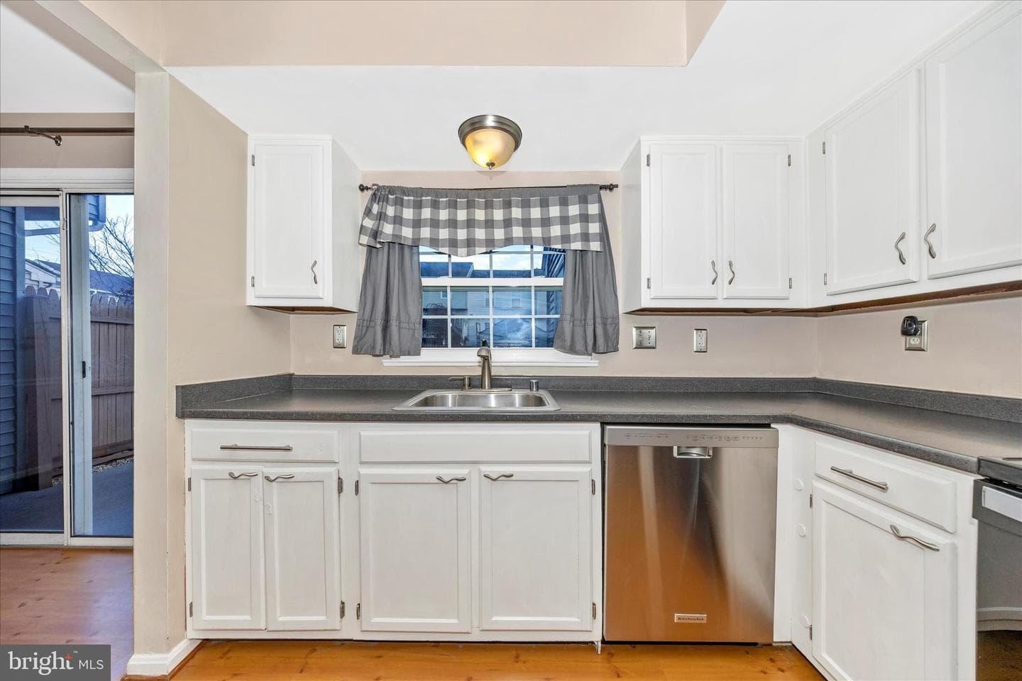 5737 Sunset View Lane photo 18