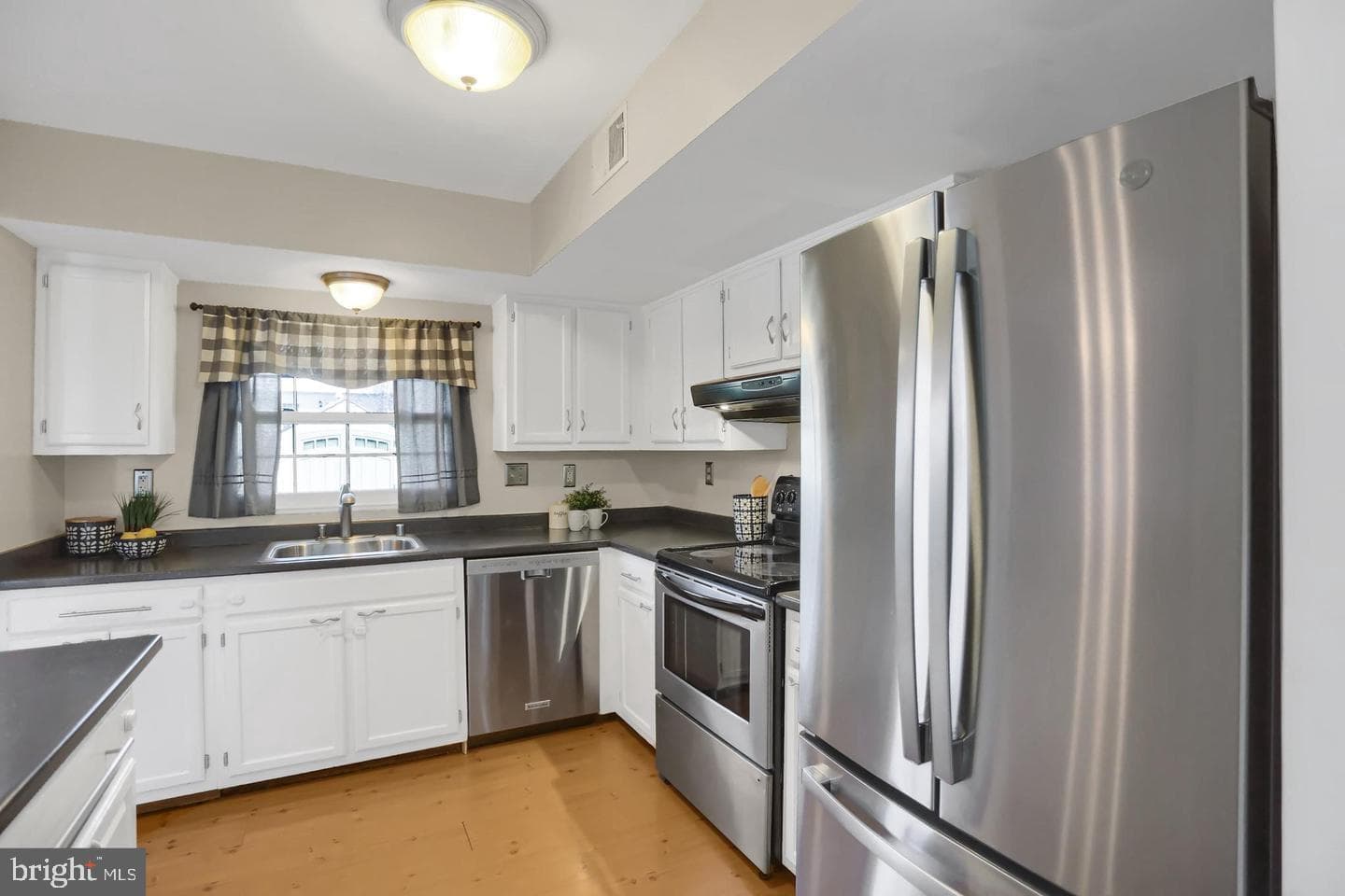 5737 Sunset View Lane photo 21