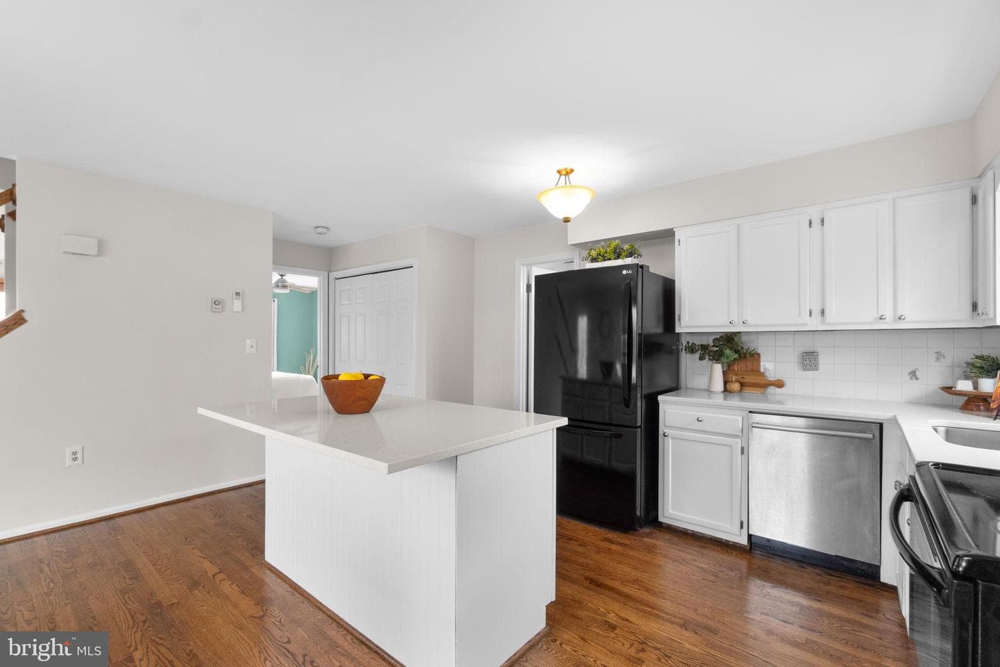 8393 Fordham Court photo 11