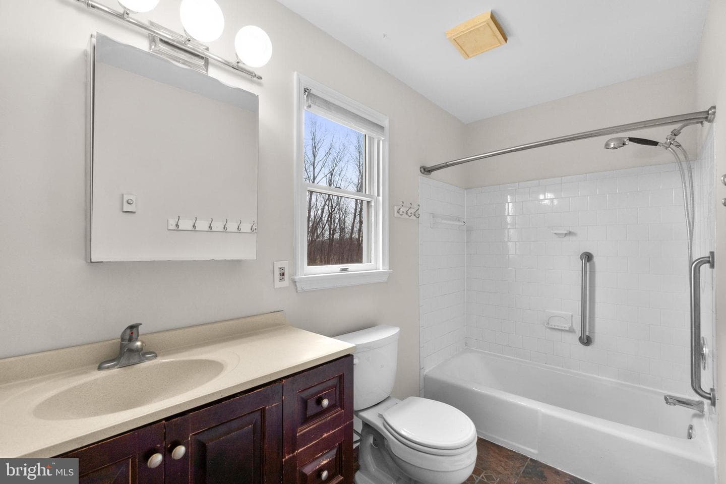 8393 Fordham Court photo 15
