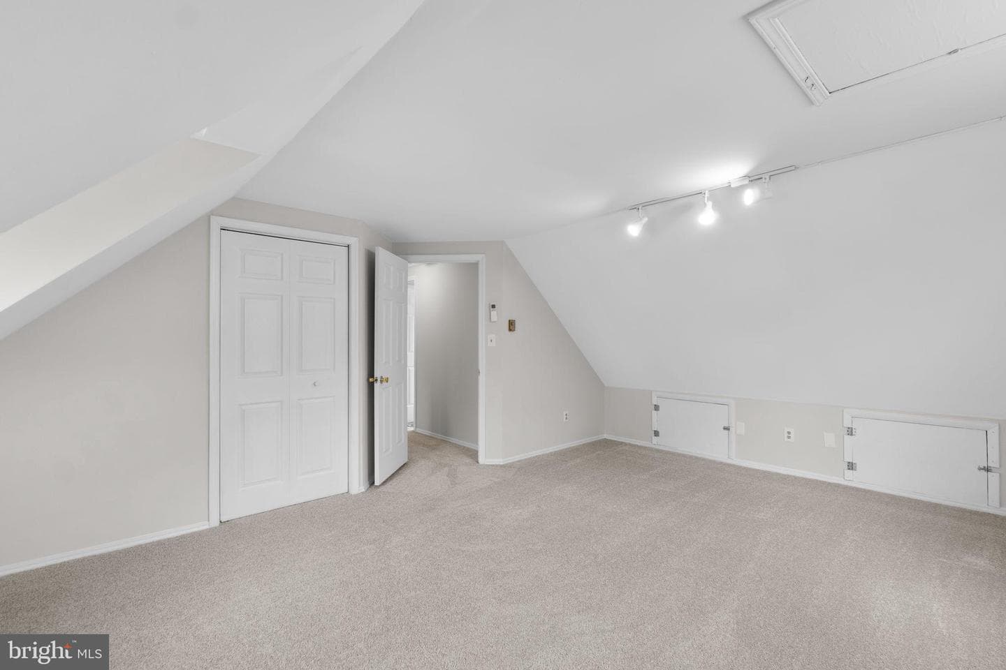 8393 Fordham Court photo 22