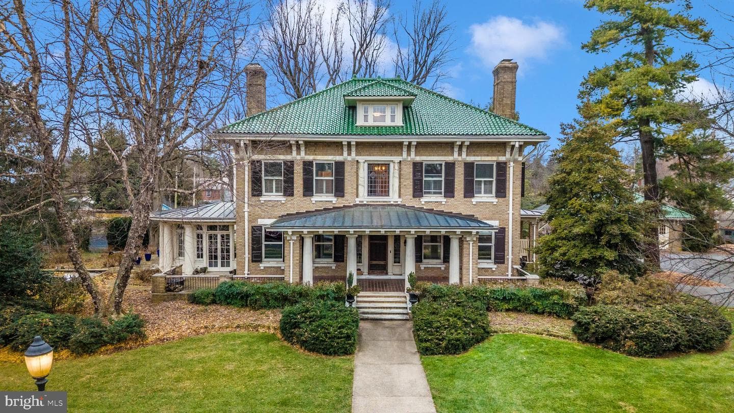 307 Upper College Terrace, Frederick
