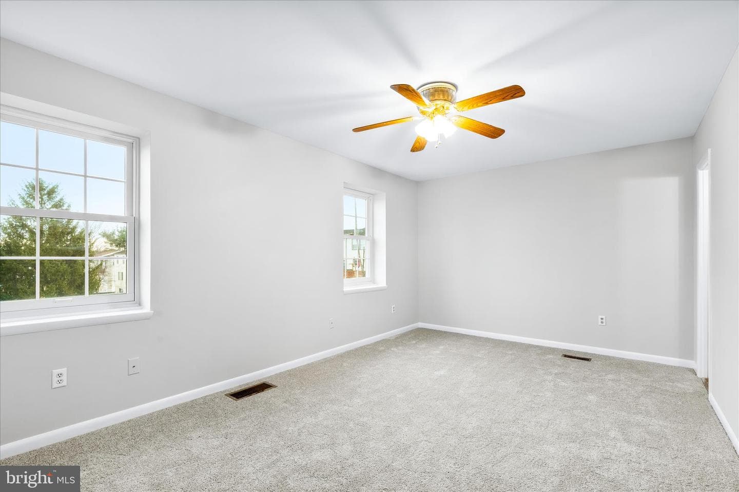 8463 Discovery Boulevard photo 21
