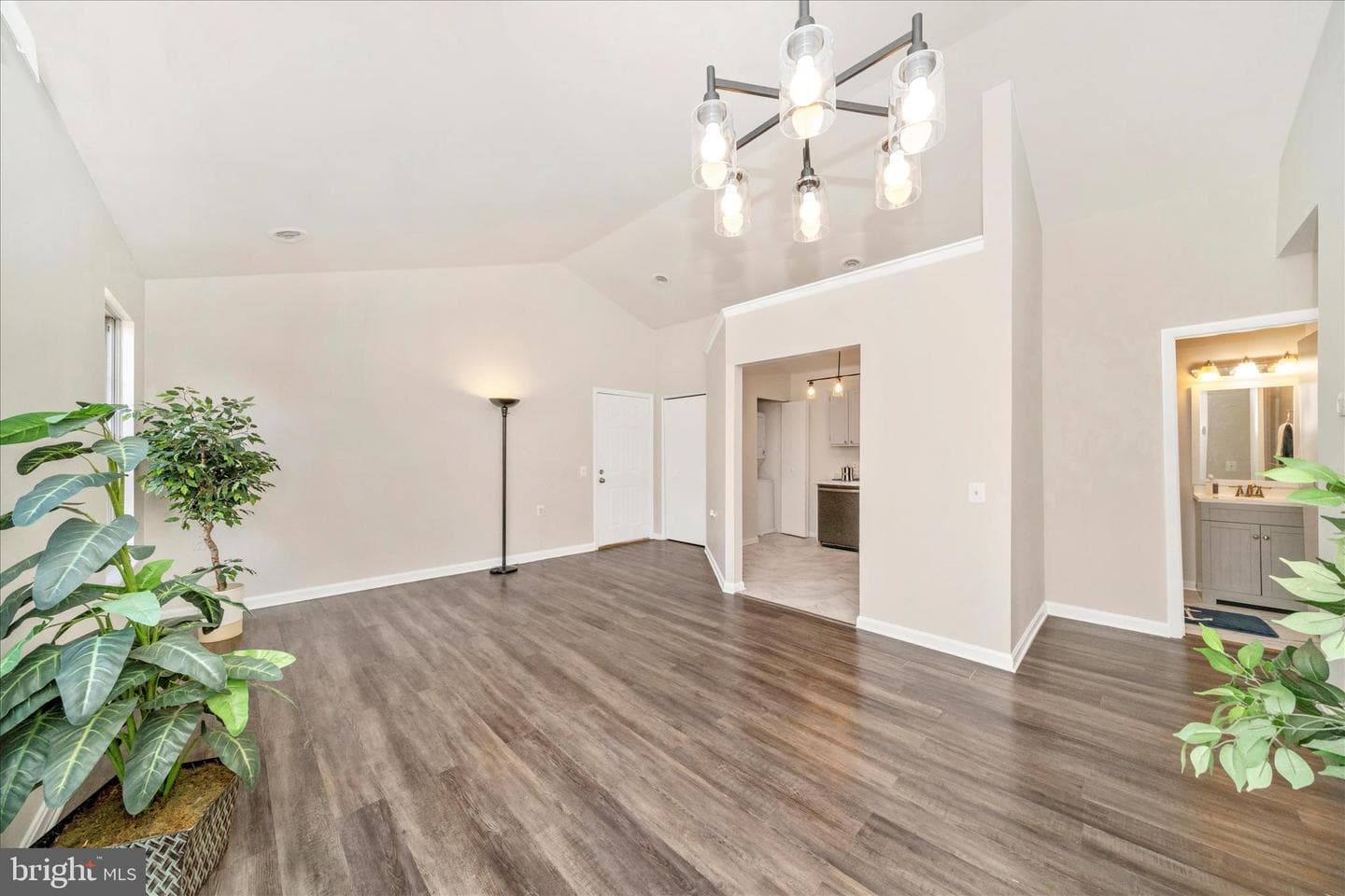 5701 Lavender Plaza #j photo 11