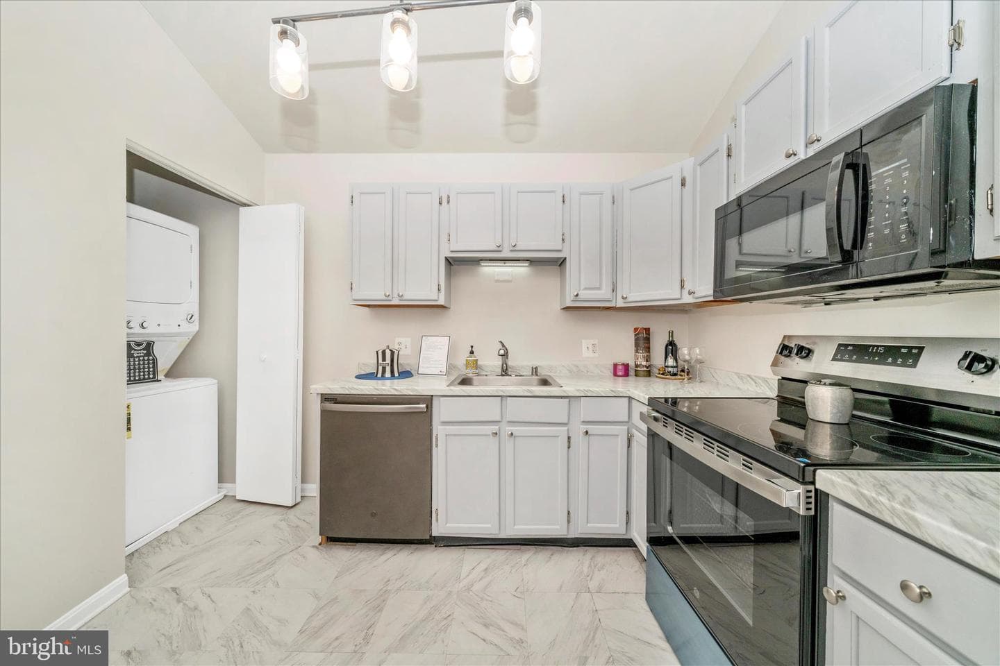 5701 Lavender Plaza #j photo 19