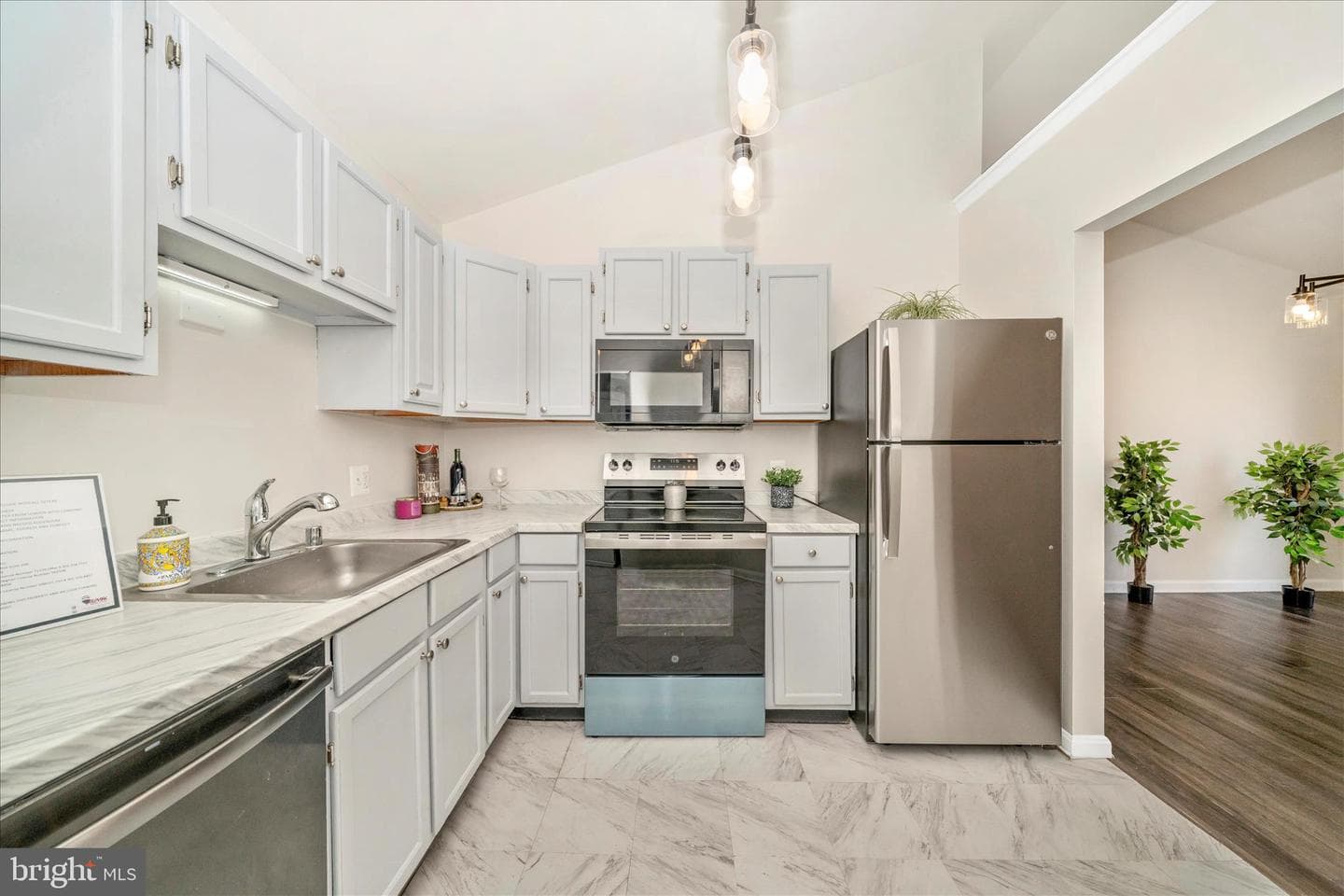 5701 Lavender Plaza #j photo 20