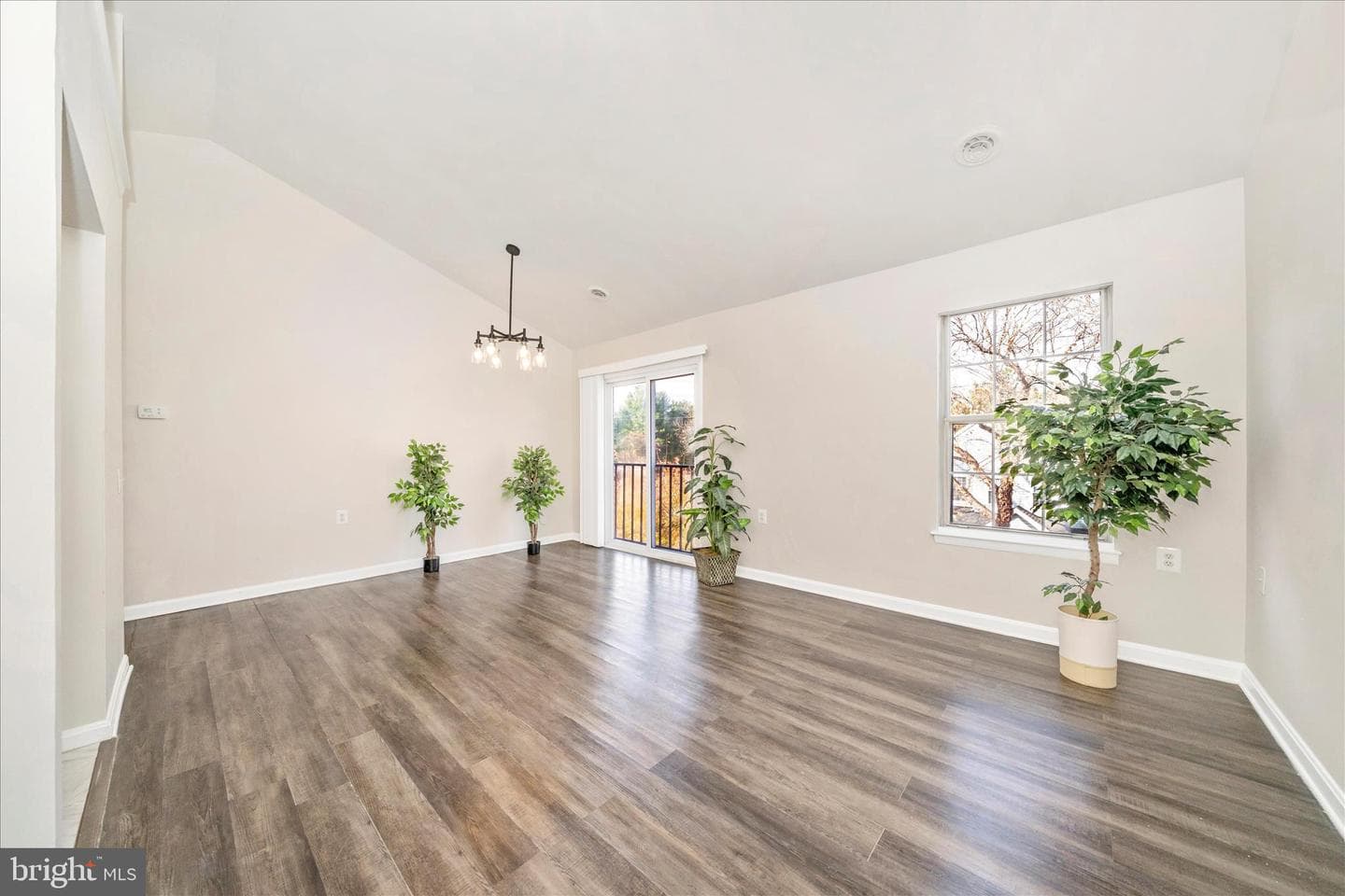 5701 Lavender Plaza #j photo 5