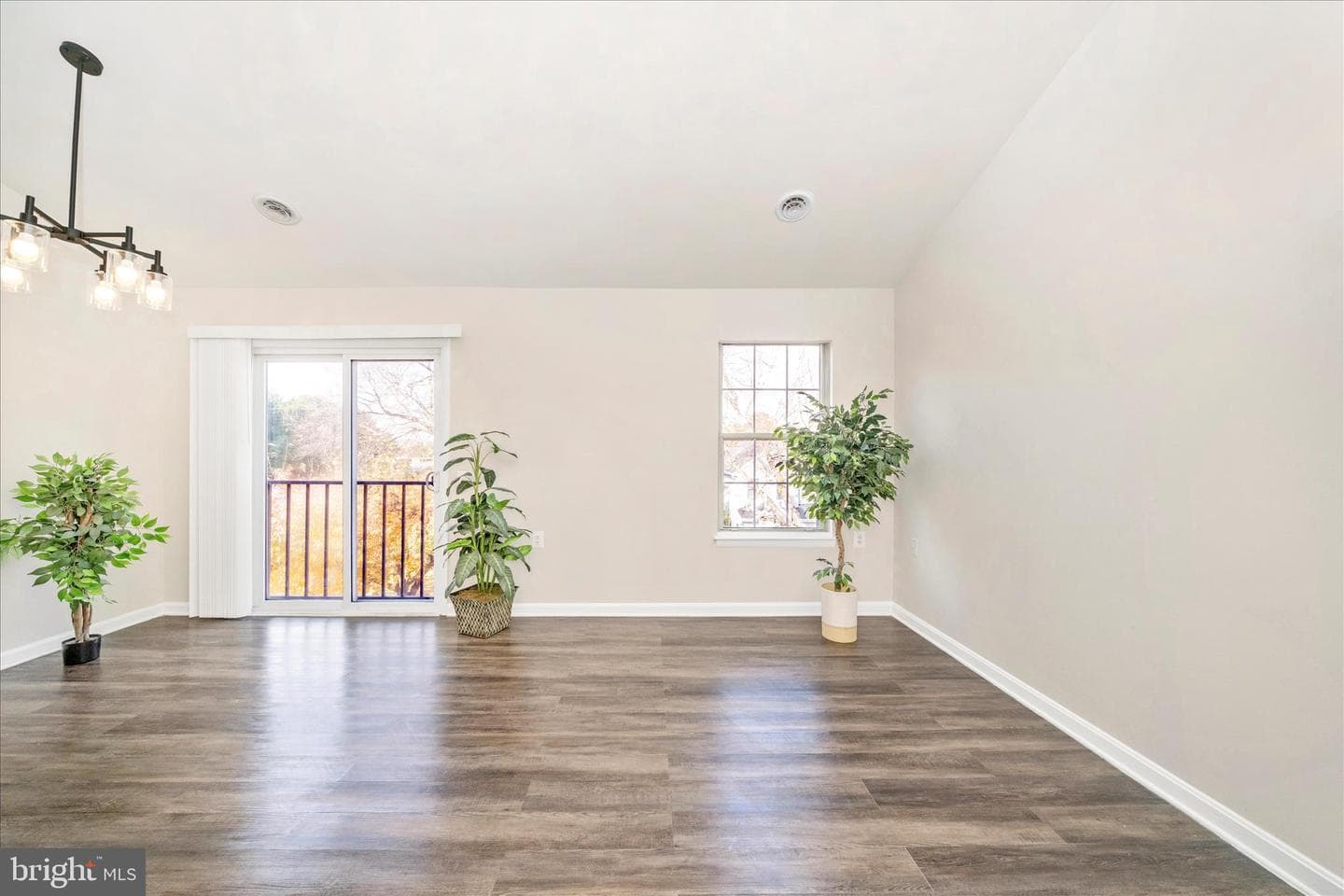 5701 Lavender Plaza #j photo 9
