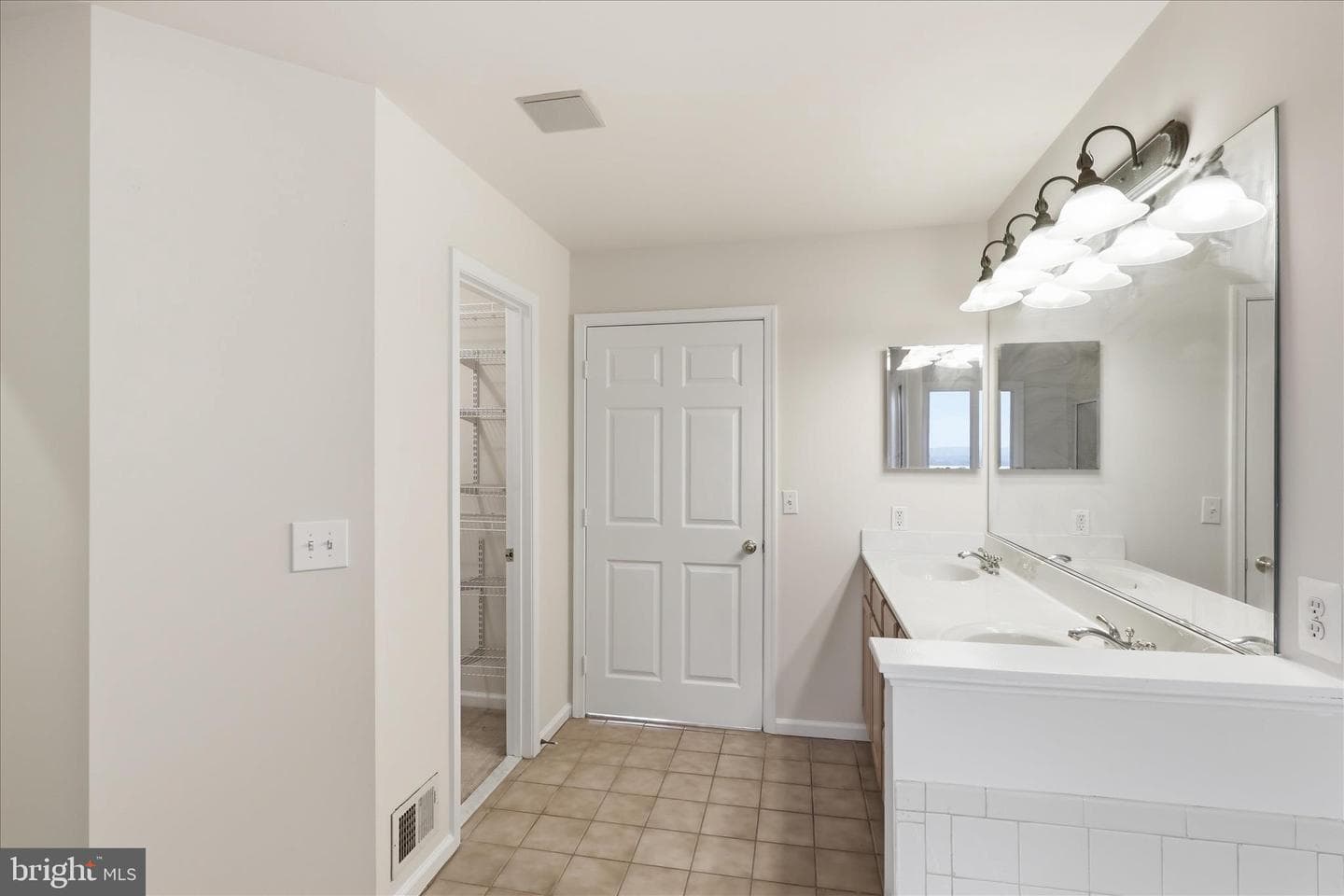 3415 Tudor Drive photo 22