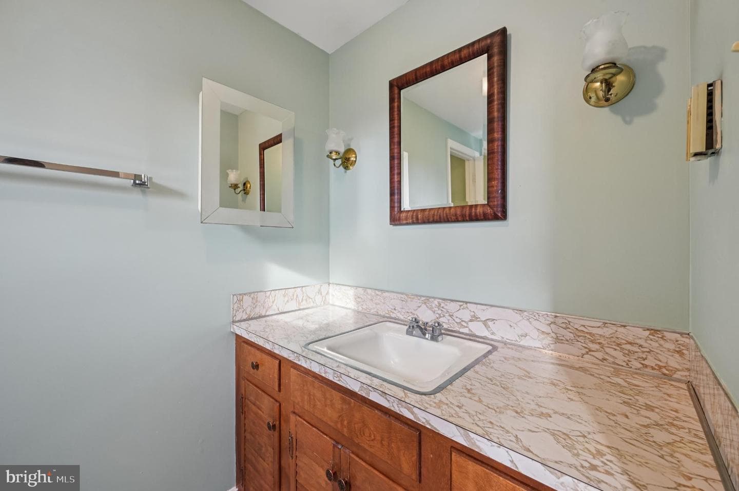 1416 W 11th Street photo 43
