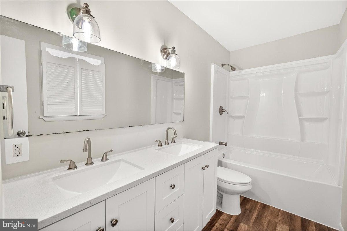 6918 Woodville Road photo 22