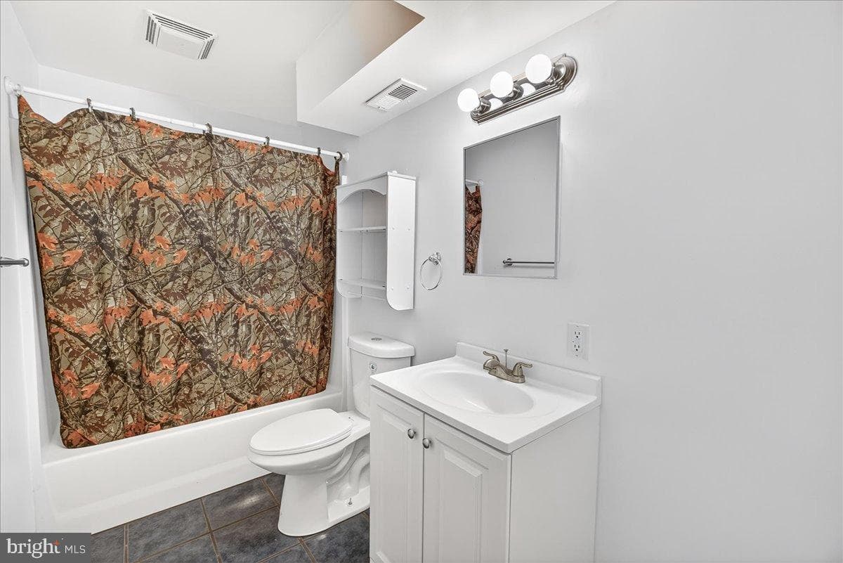 6918 Woodville Road photo 32