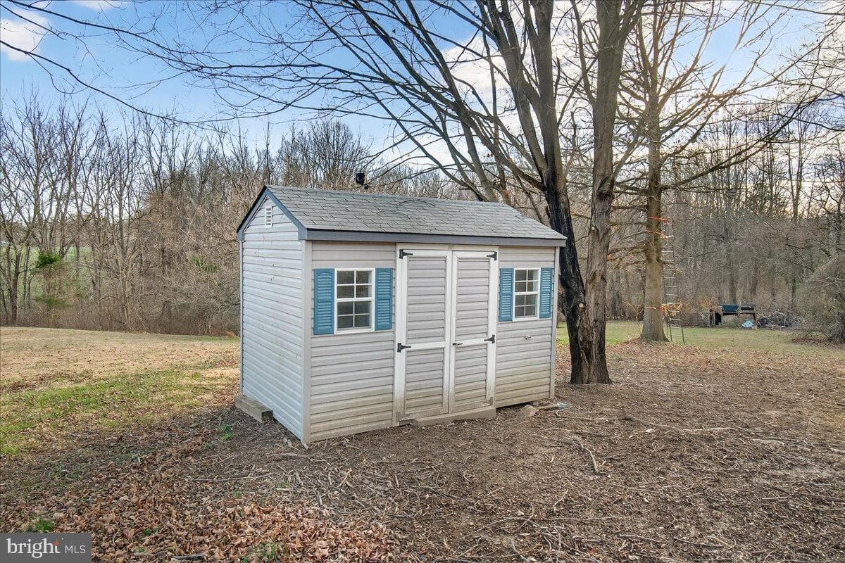 6918 Woodville Road photo 46