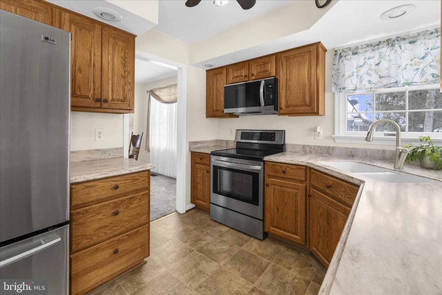 264 Providence Circle photo 20