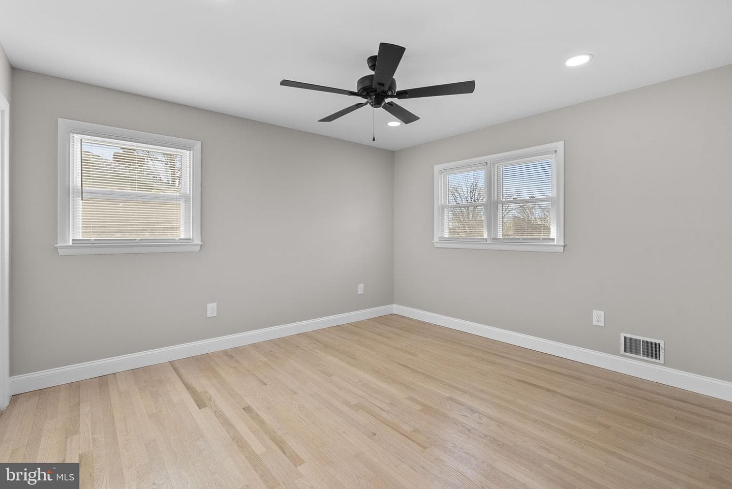 3887 Shadywood Drive photo 22