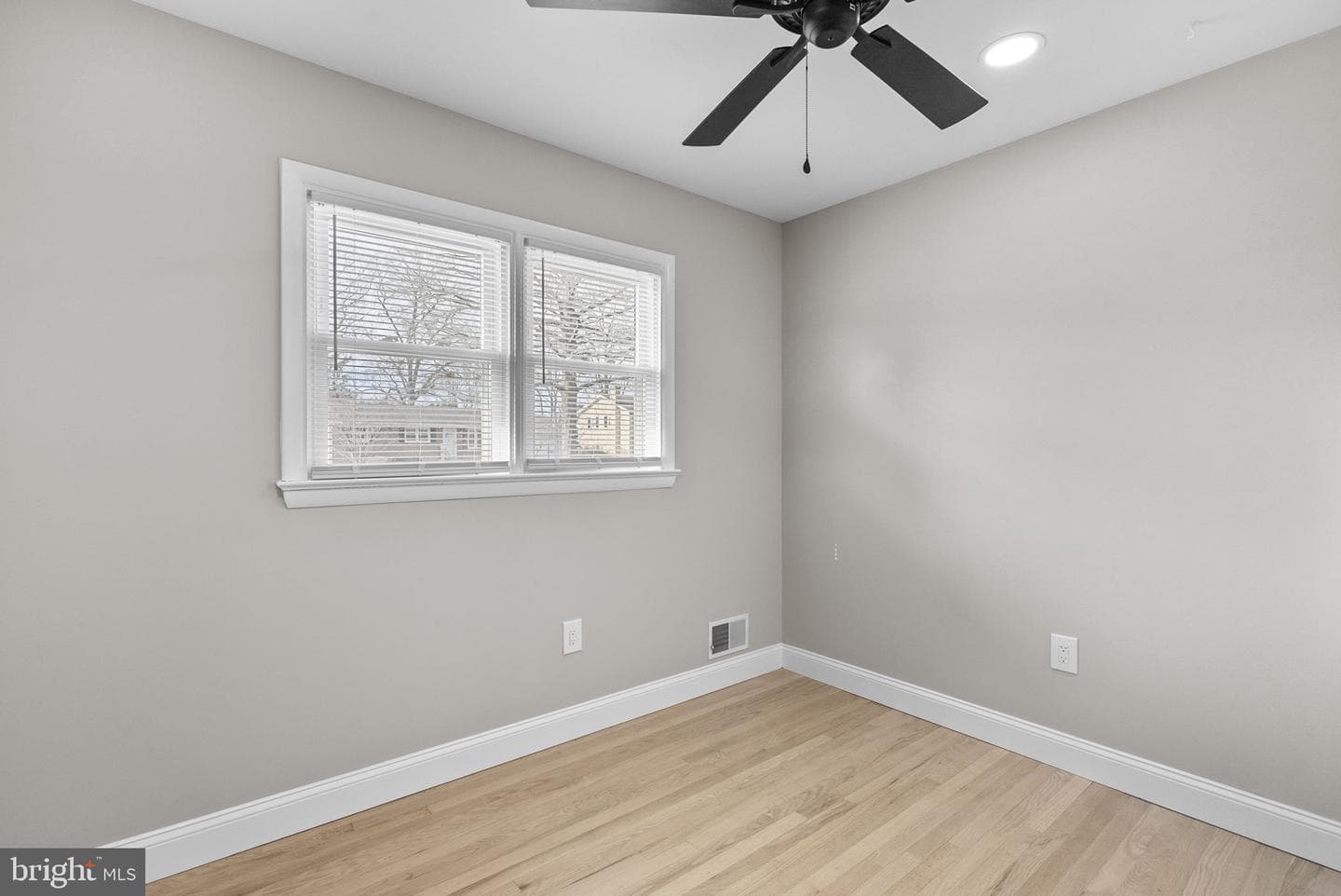 3887 Shadywood Drive photo 24
