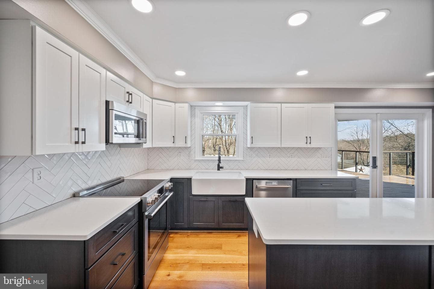 1105 Village Gate Drive photo 3