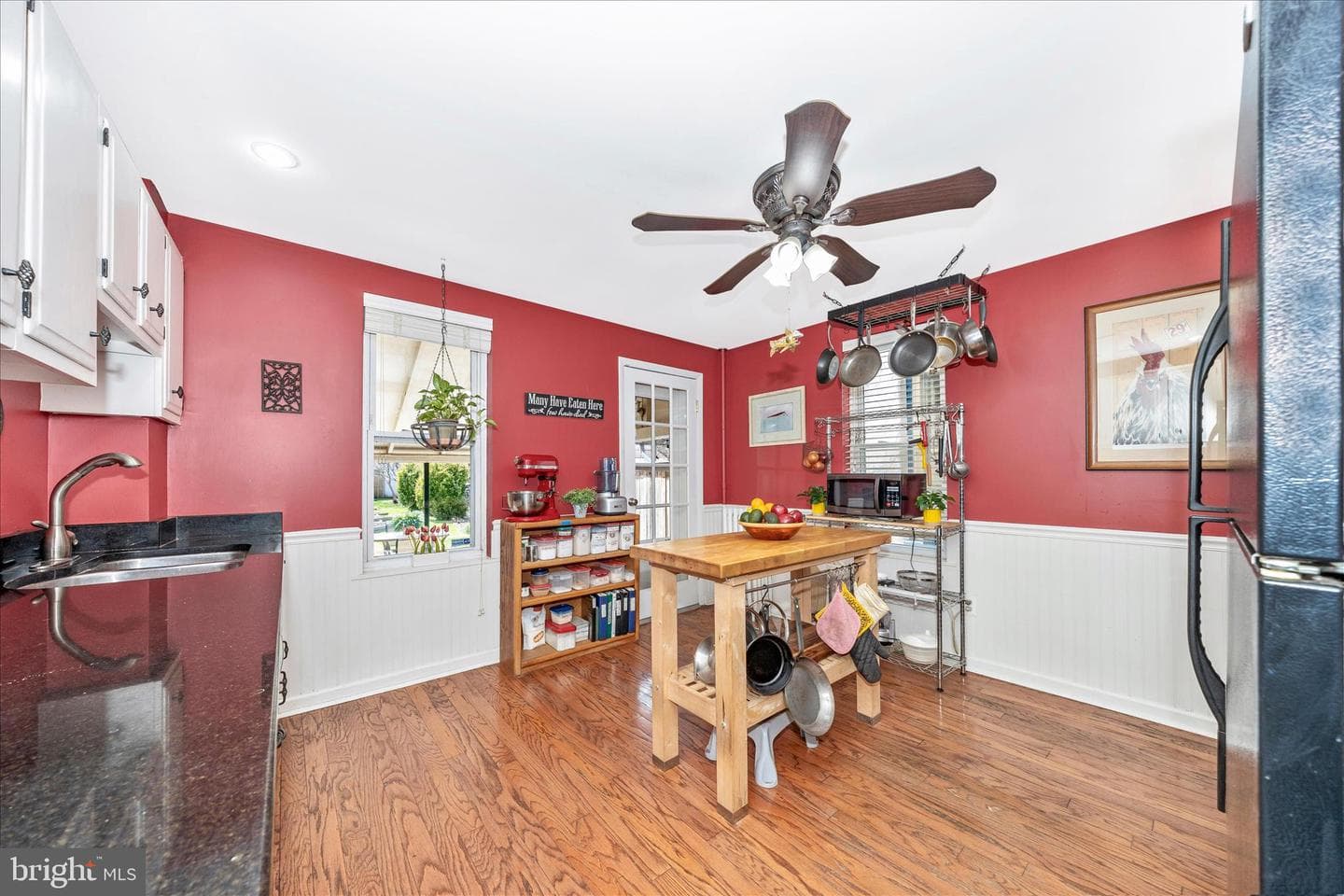 24 E 8th Street photo 16