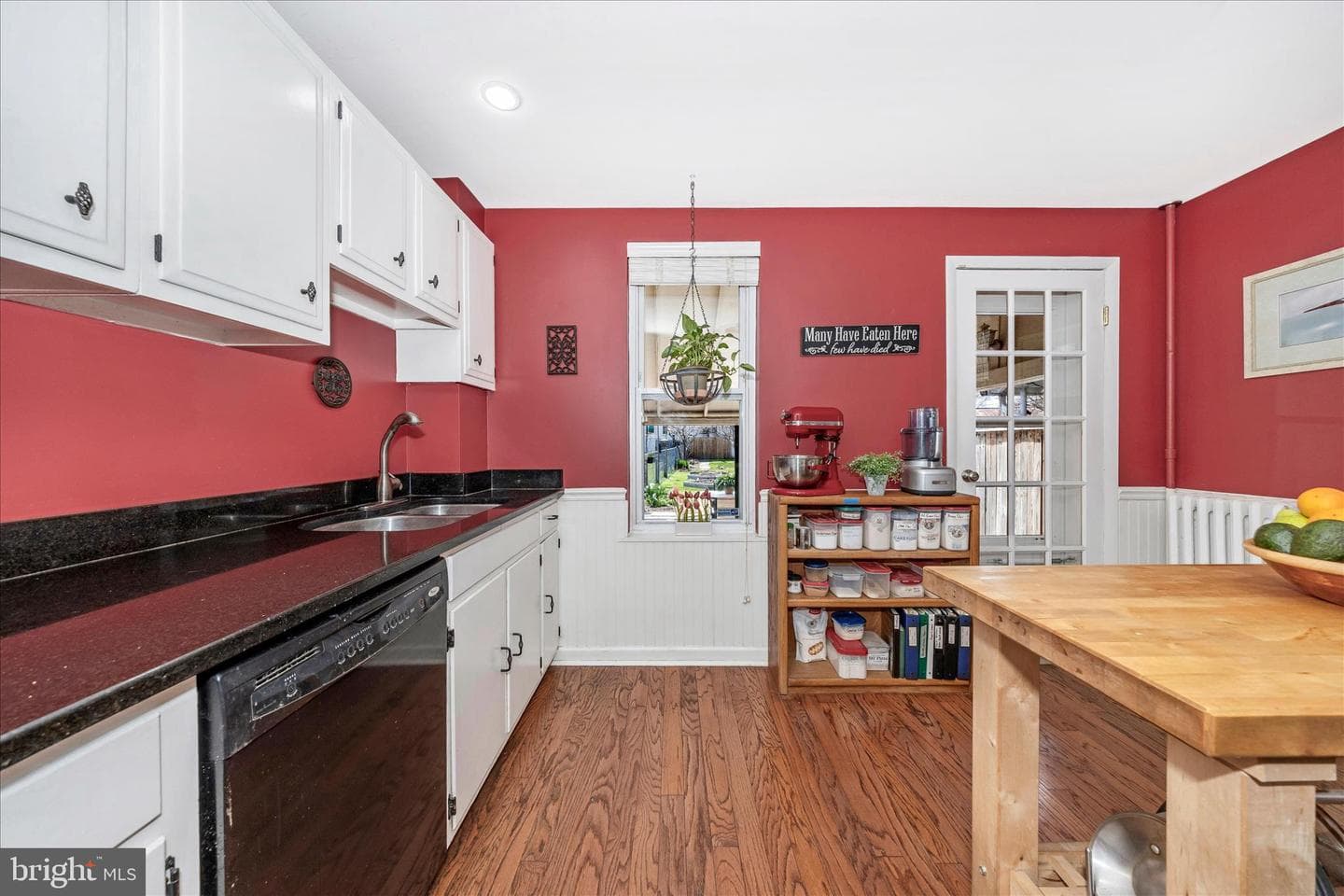 24 E 8th Street photo 20