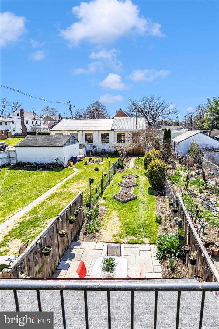 24 E 8th Street photo 45
