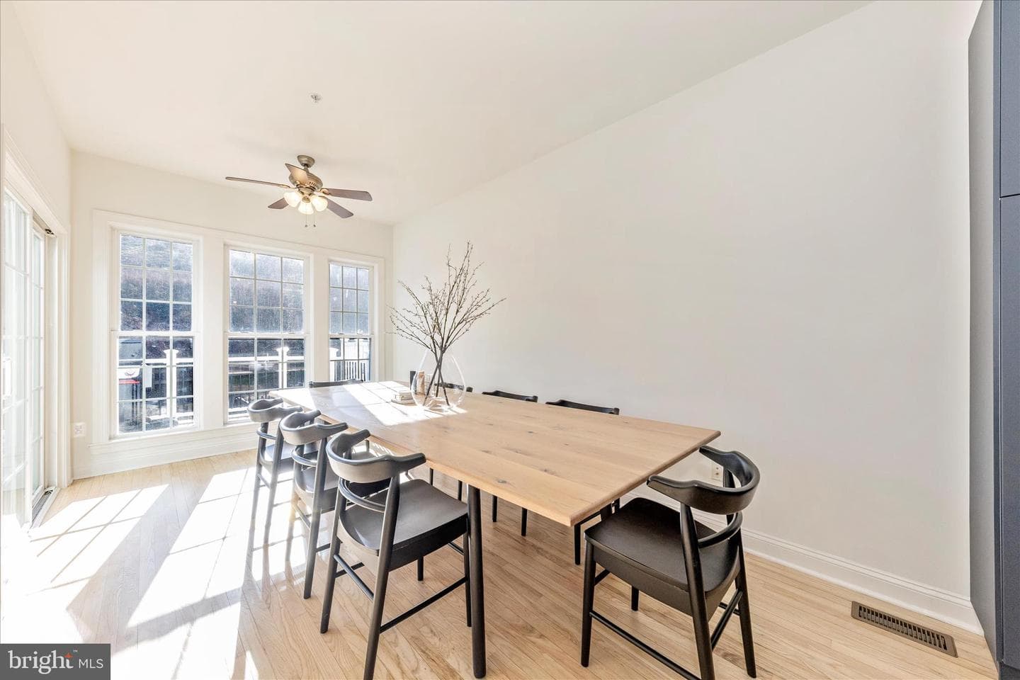 6386 Meandering Woods Court photo 11