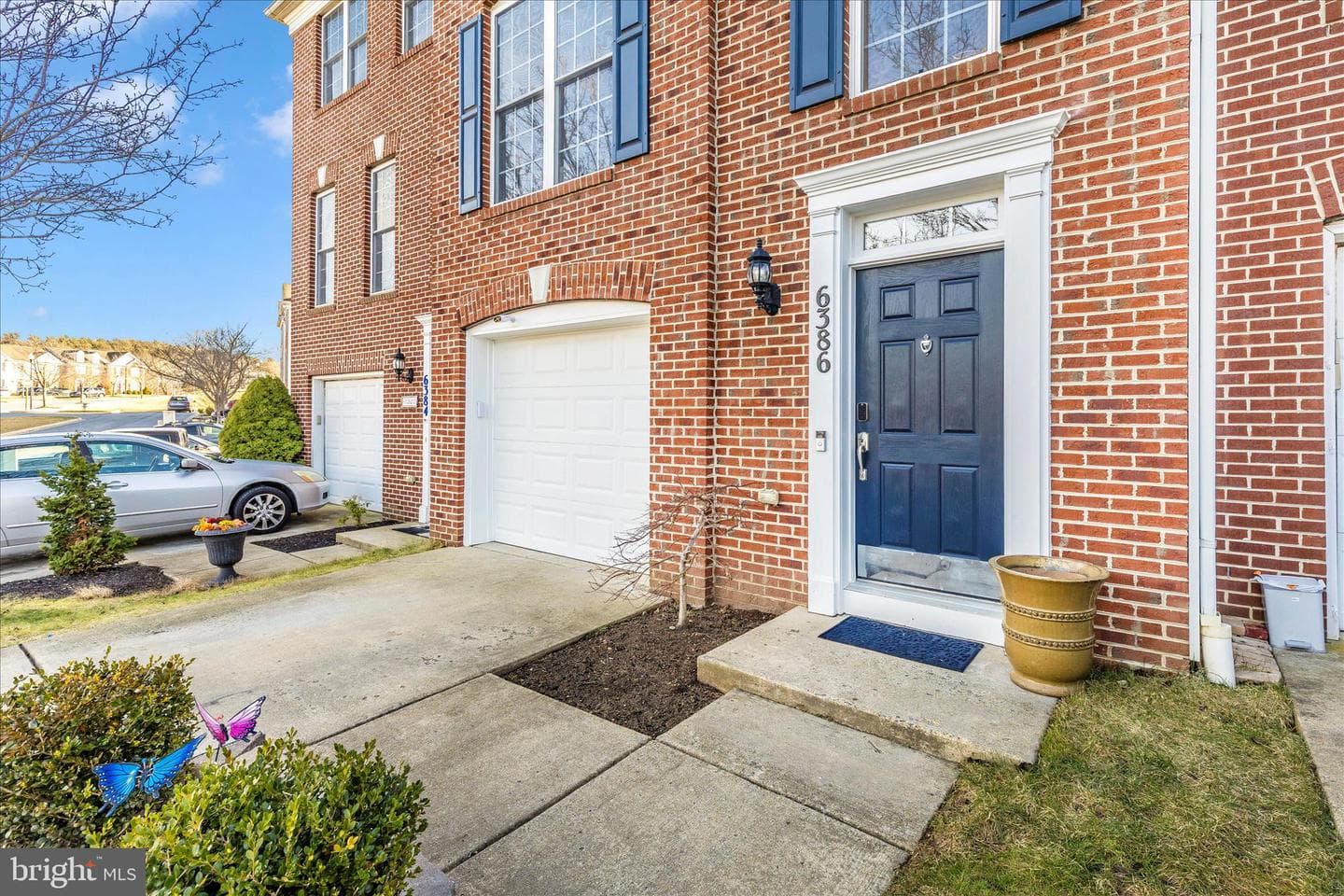 6386 Meandering Woods Court photo 2
