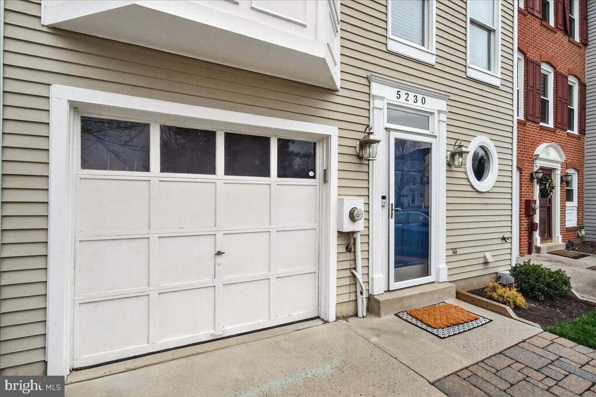 5230 Bamburg Court photo 4