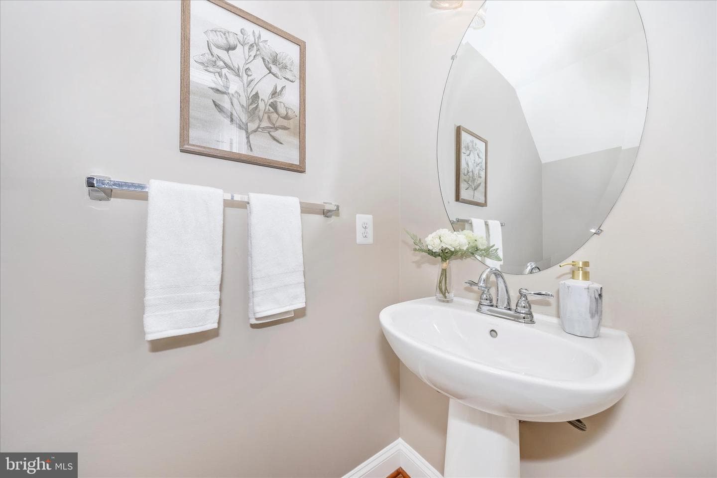 10228 Nuthatch Drive photo 24