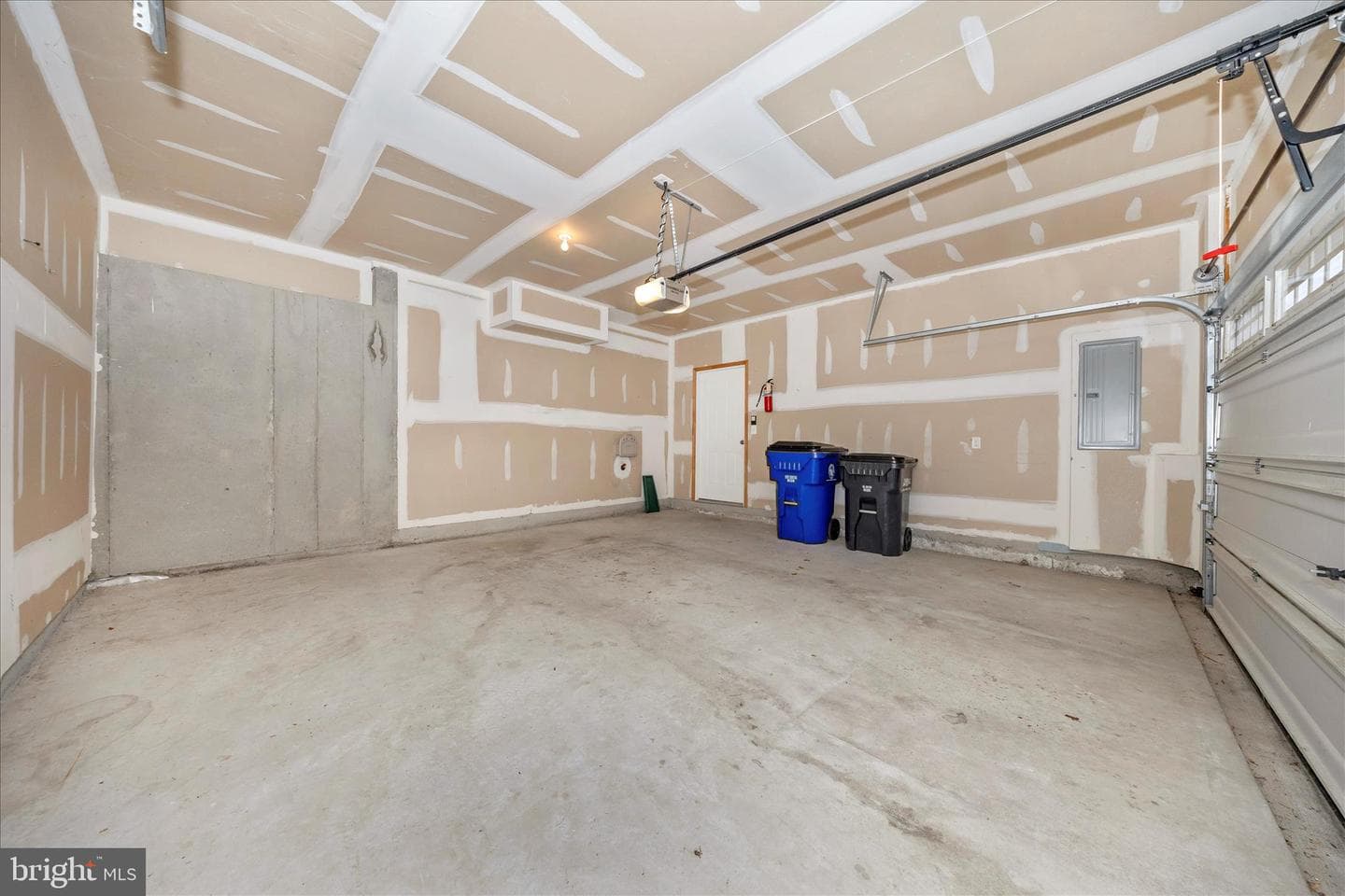 10228 Nuthatch Drive photo 42