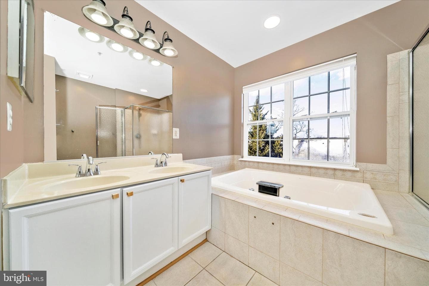 113 Fieldstone Court photo 27