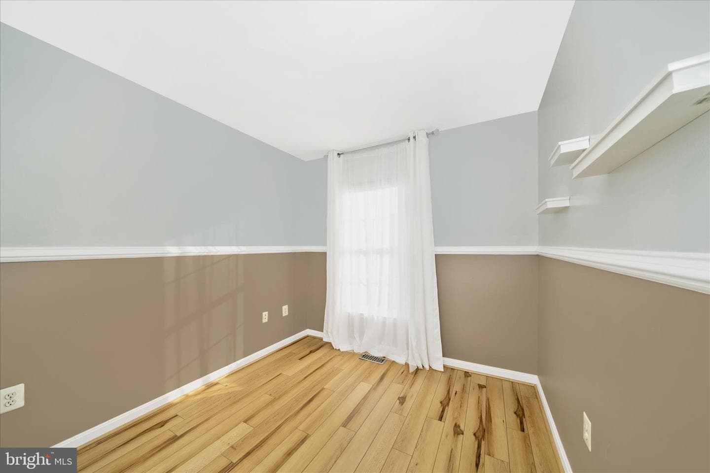113 Fieldstone Court photo 32