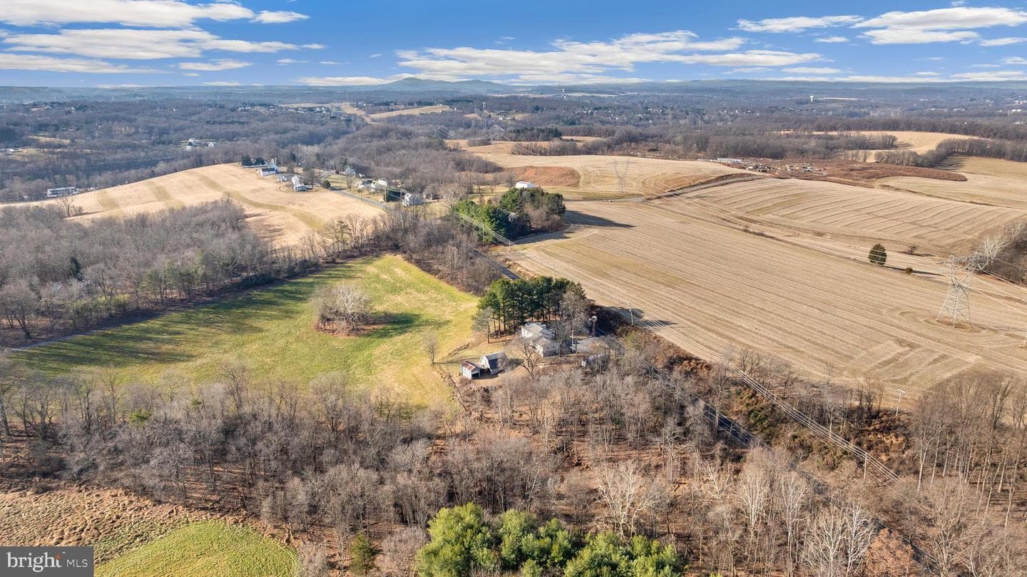 5209 Woodville Road photo 46