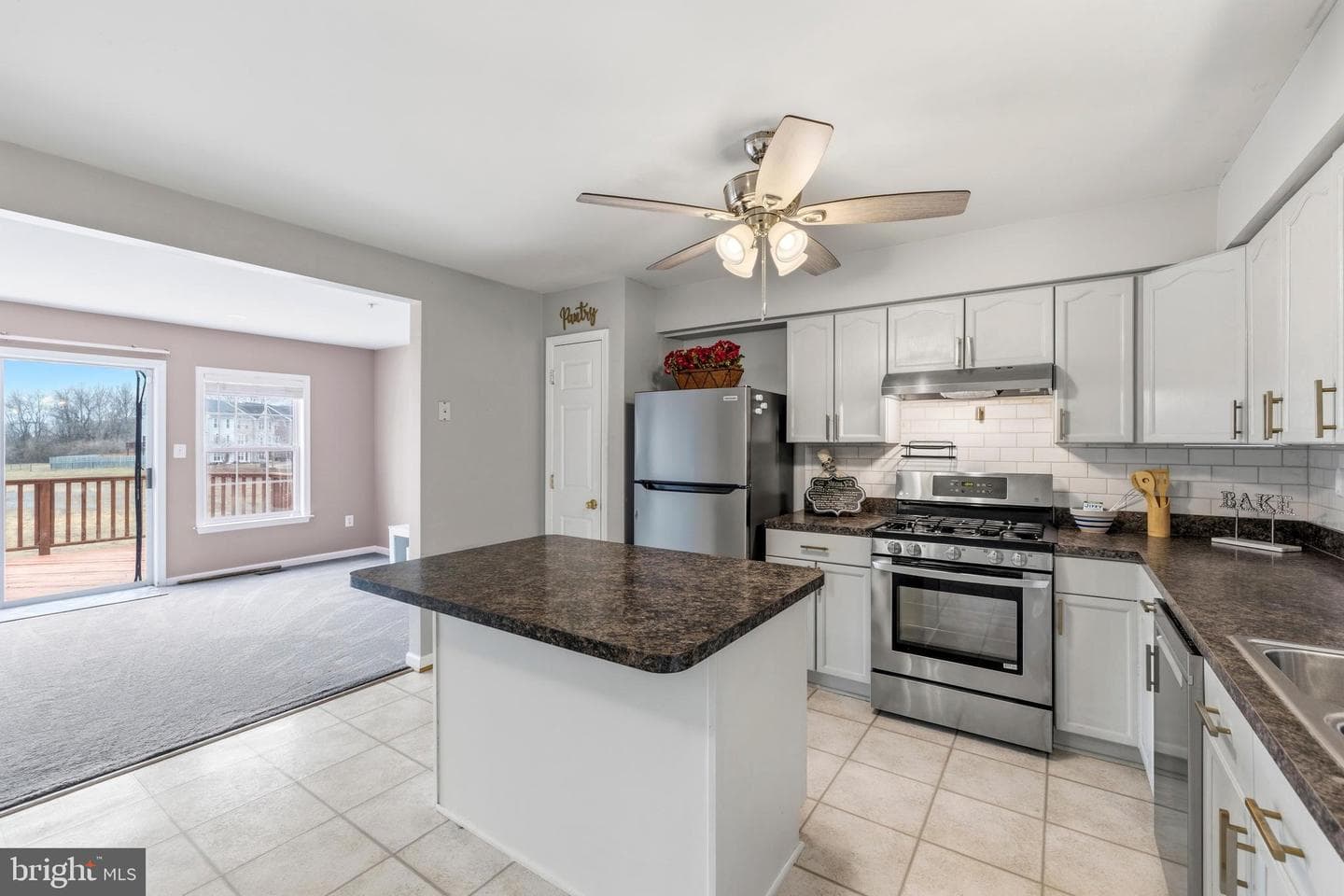 2030 Rosecrans Court photo 6
