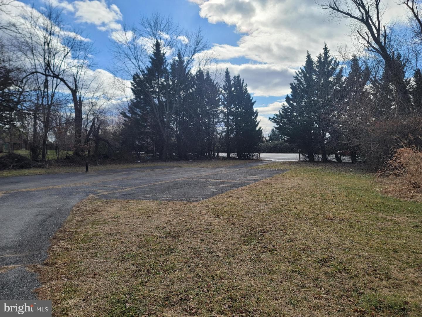8325 Yellow Springs Road photo 7
