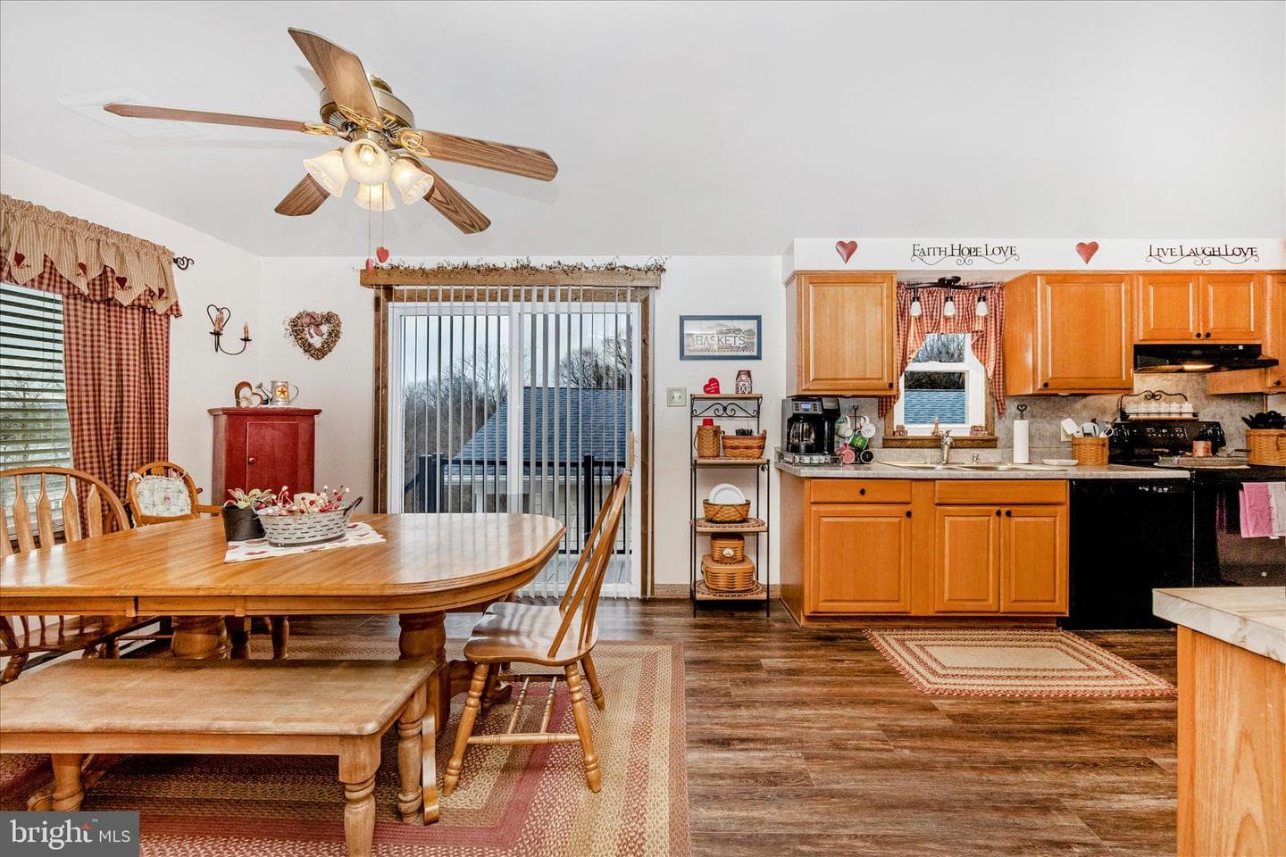 816 E E Street photo 23